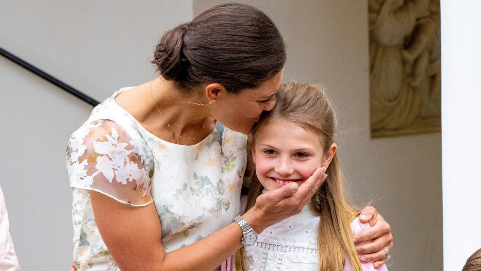 Korunní princezna Viktorie a její dcera princezna Estelle (12)