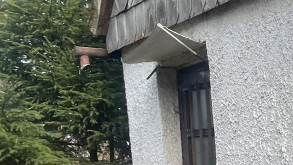 Tři malé děti v Hluboké nad Vltavou žily v otřesných podmínkách