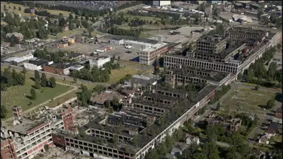 Packard Automotive Plant v Detroitu