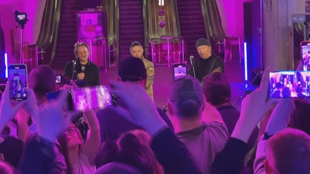 Koncert kapely U2 na Ukrajině v metru