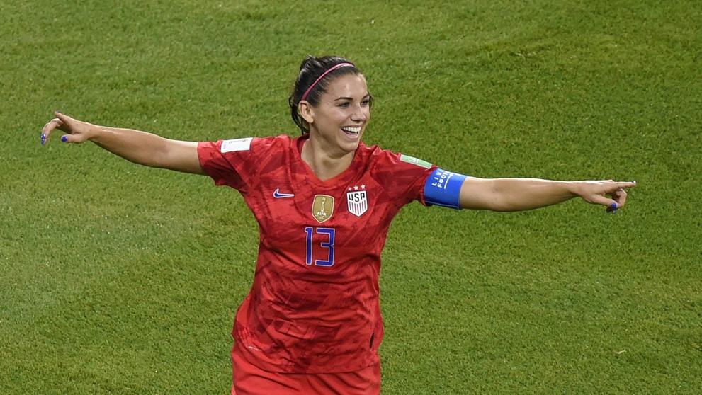 Americká fotbalistka Alex Morganonová slaví vsřelenou branku