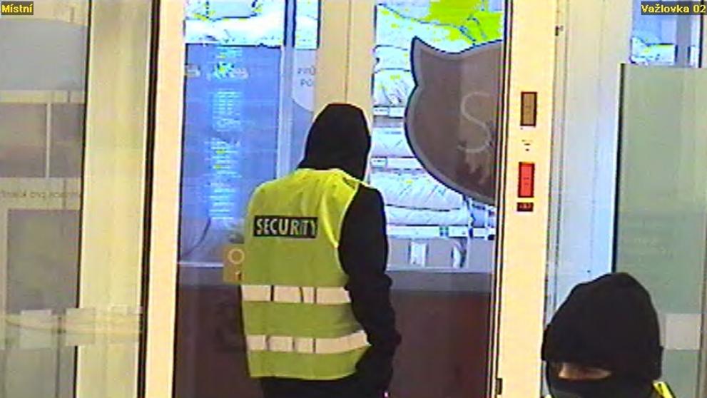 Přepadení banky ve Vyžlovské ulici Praha - 2