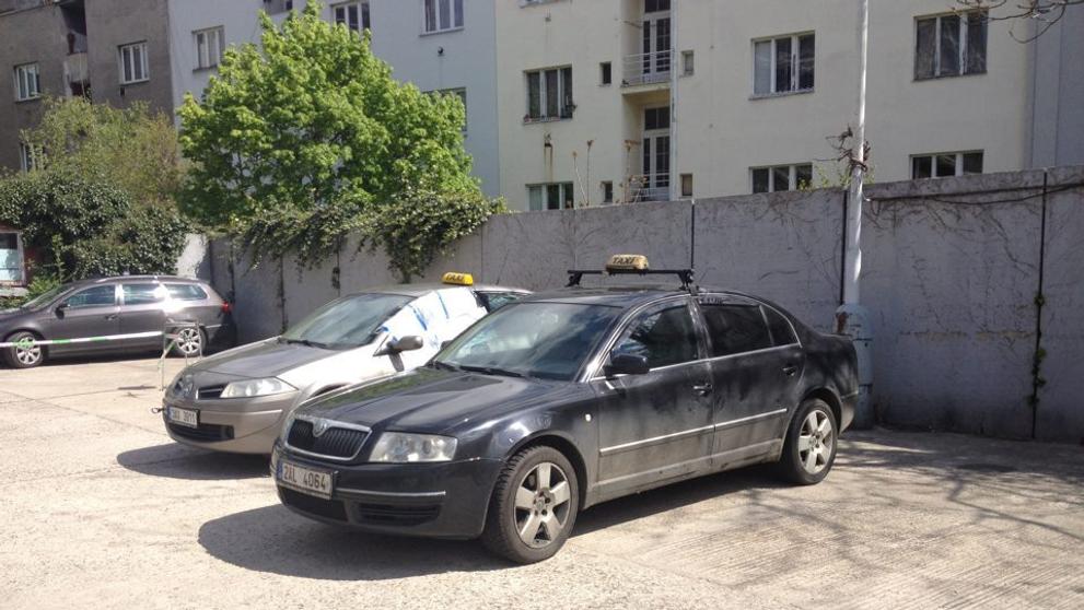 V těchto vozech jezdili zavraždění taxikáři - 2