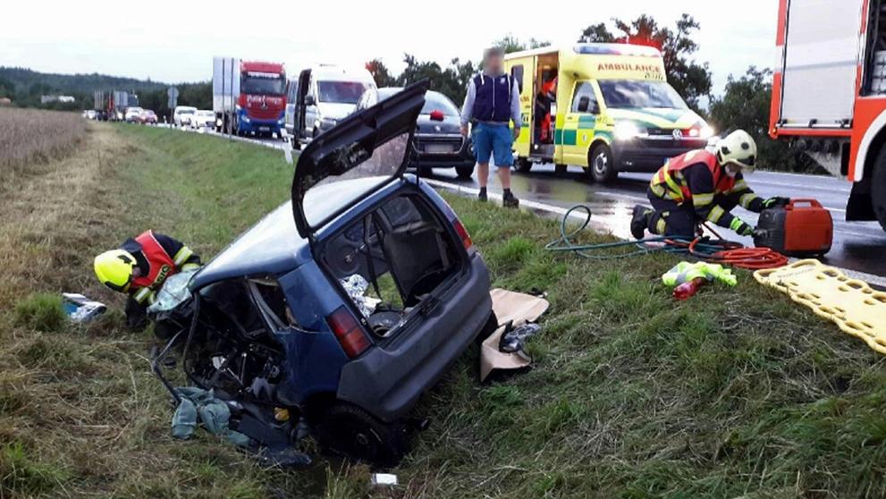 Patnáctiletá řidička zavinila vážnou dopravní nehodu (3)