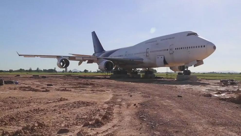 Boeing 747 na zahradě - 6