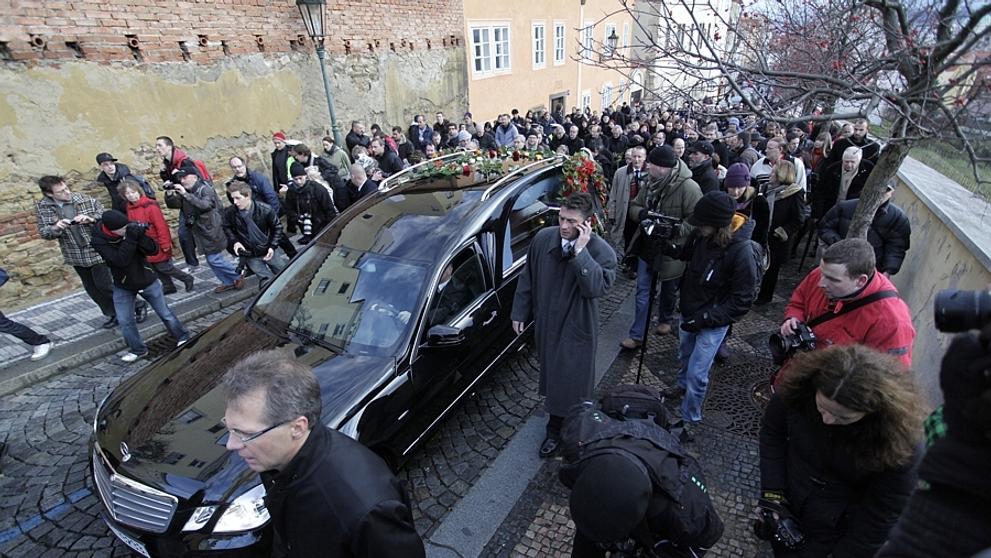 Průvod s rakví Václava Havla - 28
