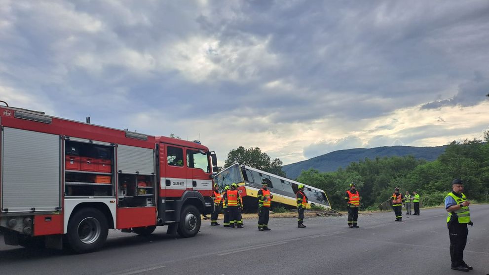 Nehoda autobusu v obci Janov na Ústecku