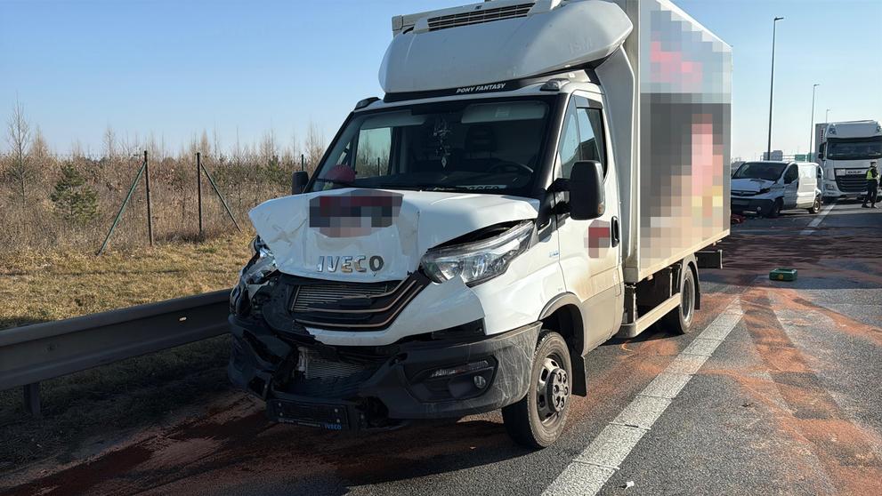 Vážná dopravní nehoda v ulici Novopacká (2)