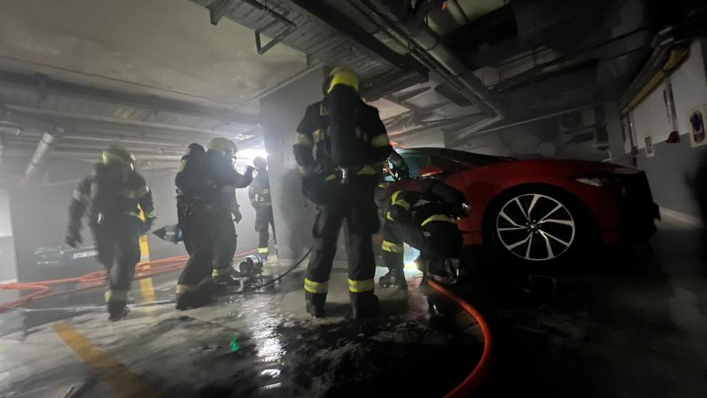 Požár elektromobilu v Praze