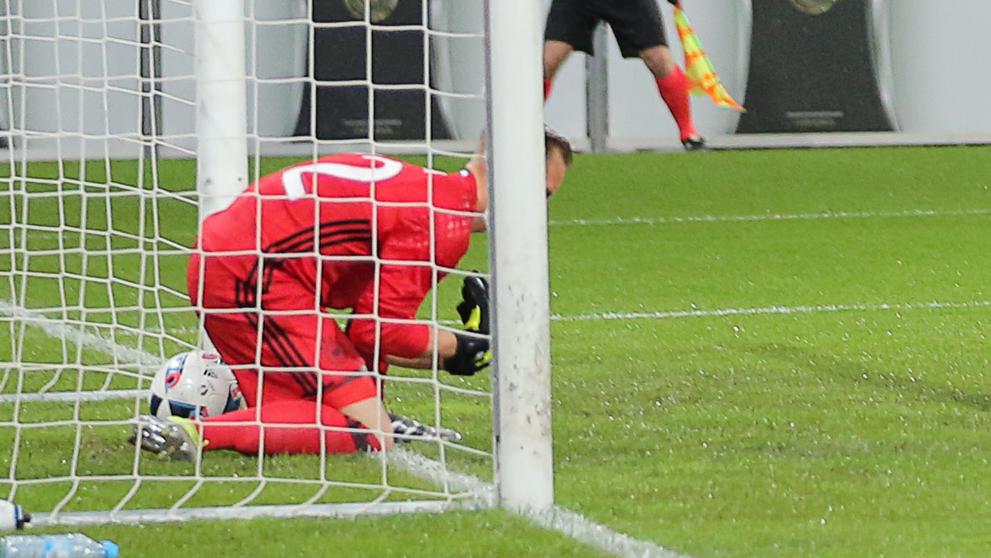 Marc-Andre Ter Stegen pustil potupný gól