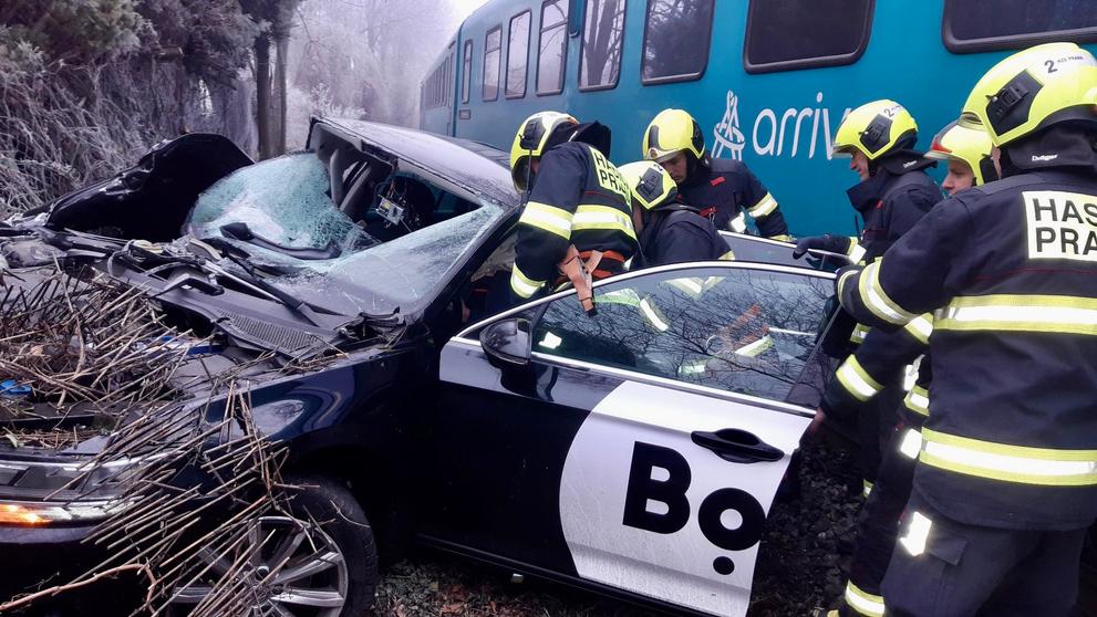 Srážka vlaku s automobilem (3)