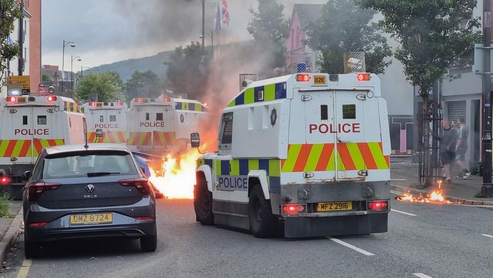 Protiimigrační demonstrace v Belfastu, 3. 8. 2024 (5)