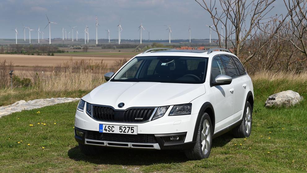 Škoda Octavia Scout - 12