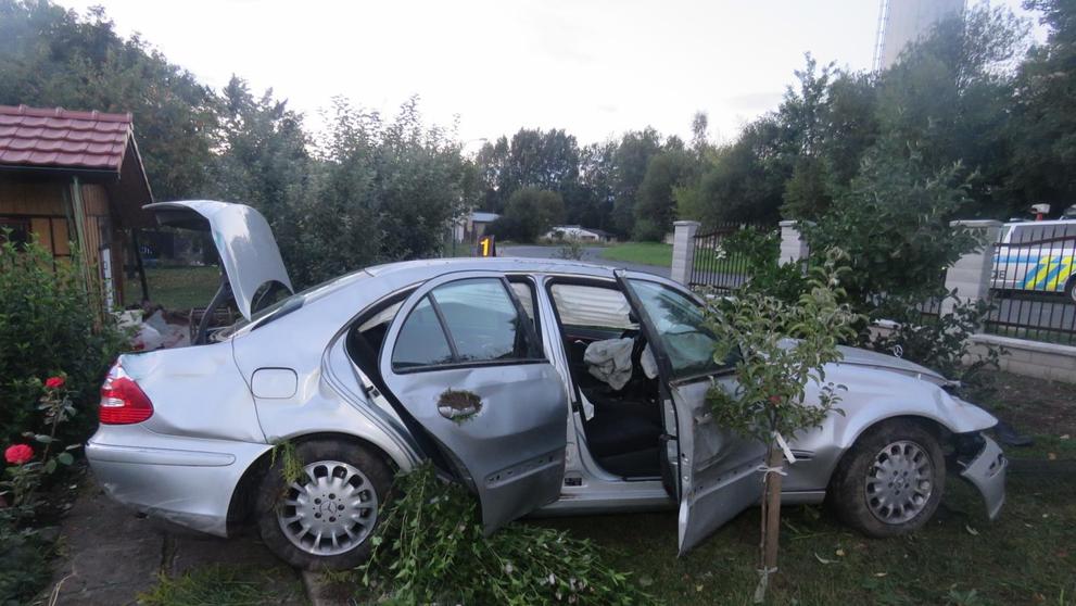 Muž havaroval pod vlivem alkoholu - 3