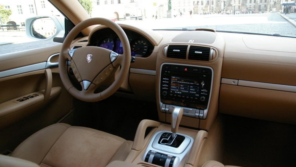 Porsche Cayenne-1