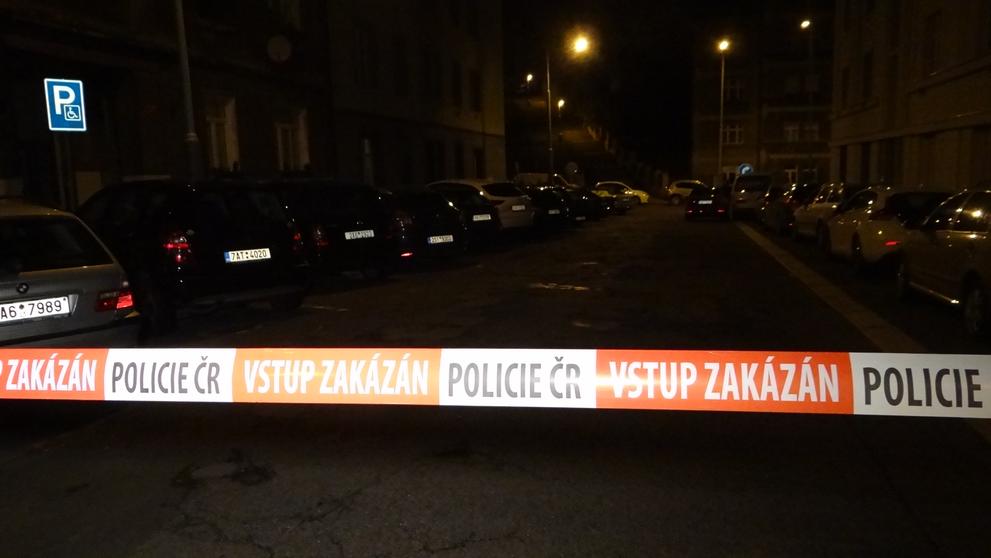 Policisté okolí místa zásahu uzavřeli