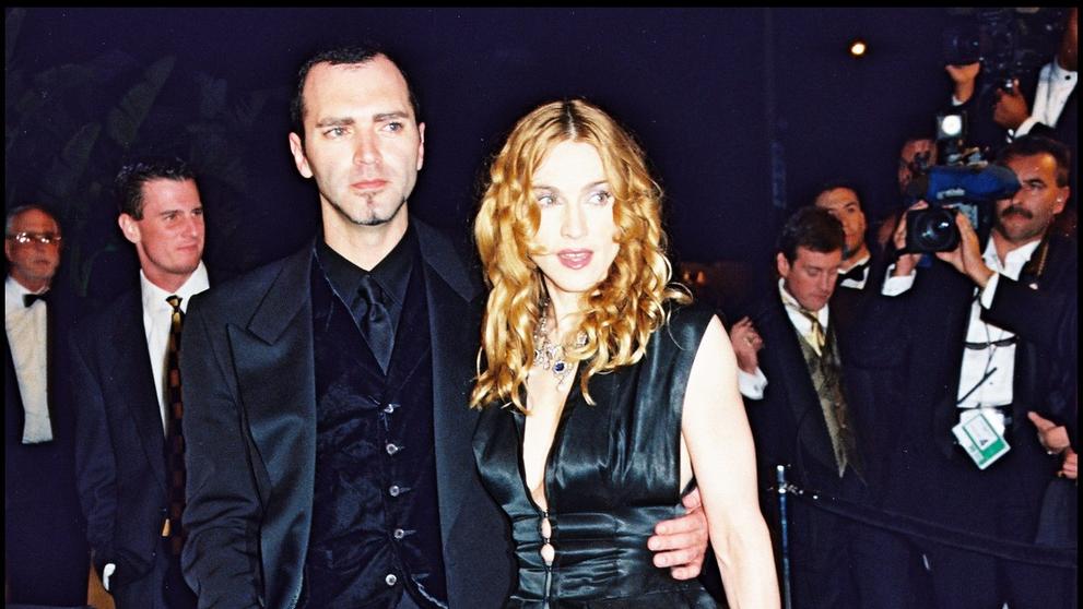 Madonna se svým bratrem Christopherem, 26. 3. 1998 Los Angeles