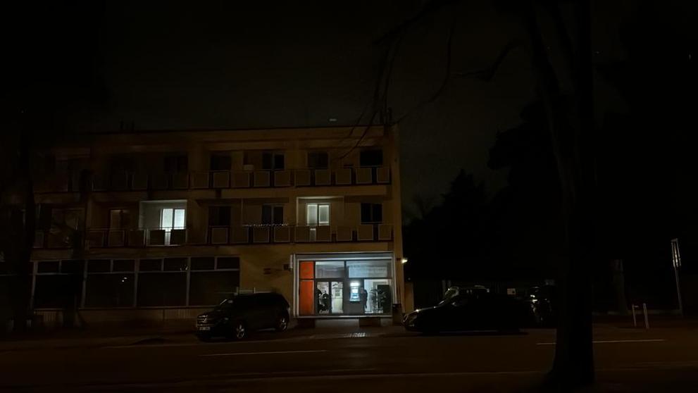Razie v klánovické ubytovně pravděpodobně souvisí s páteční dvojnásobnou vraždou