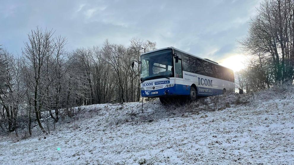 Nehoda linkového autobusu v Čenkovicích na Orlickoústecku - 4