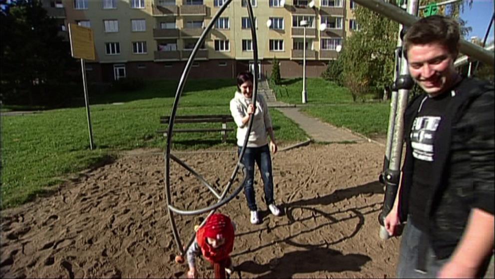 Výměna manželek - Nařknutí z homosexuality a útěk! - 1