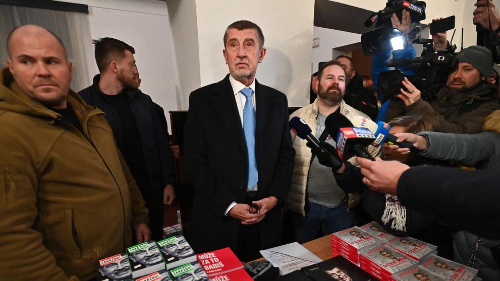 Andrej Babiš se svými příznivci v Benešově (3)