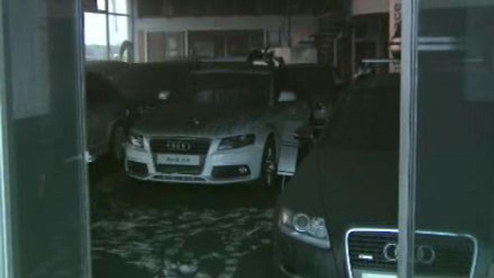 Požár autosalonu