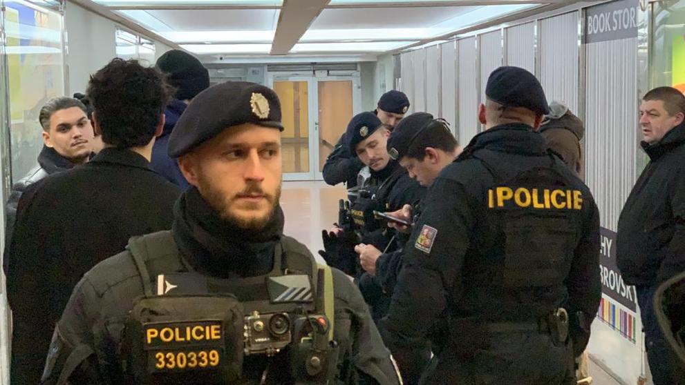 Policie na Václavském náměstí zajistila nebezpečnou pyrotechniku