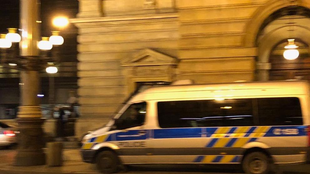 Zásah policie v Národním divadle - 3