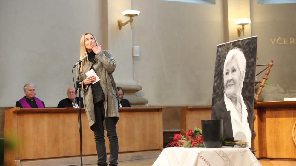Rozloučení s Kamilou Moučkovou (3)