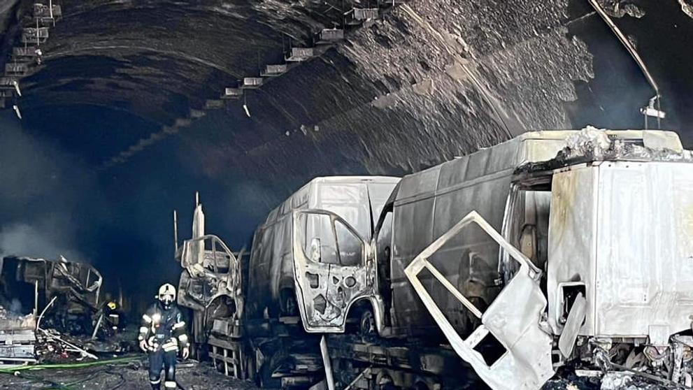 Požár na dálnici u Mariboru (4)
