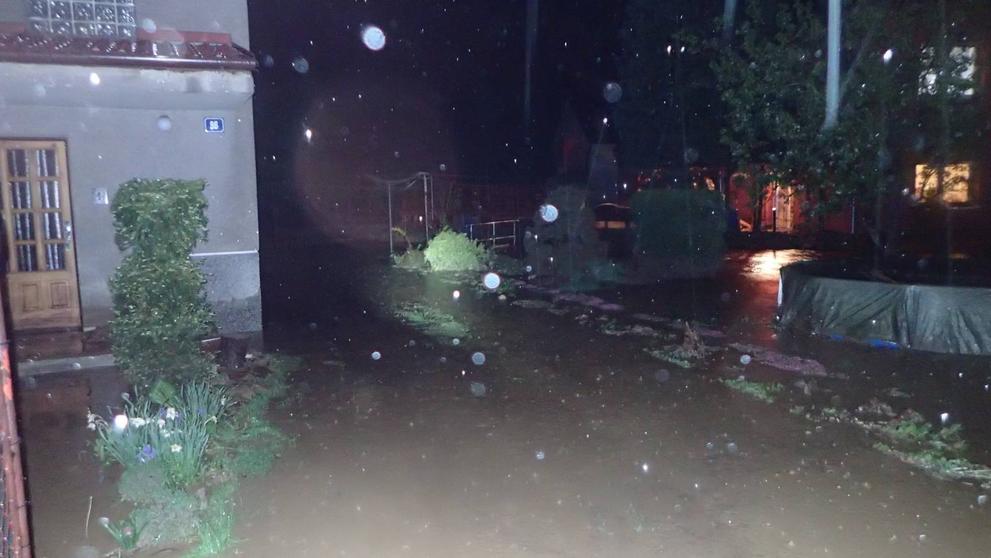 Moravskoslezští hasiči odklízeli následky po přívalovém dešti - 3
