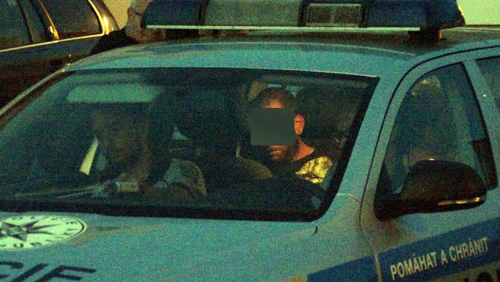 Šoféra i s nabouraným autem dopadli policisté o pár kilometrů dál