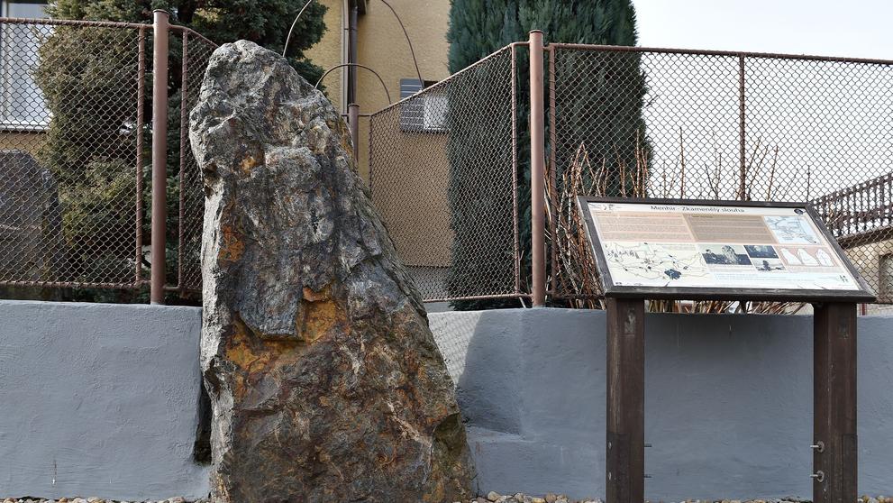 Menhir v Dolních Chabrech - 5