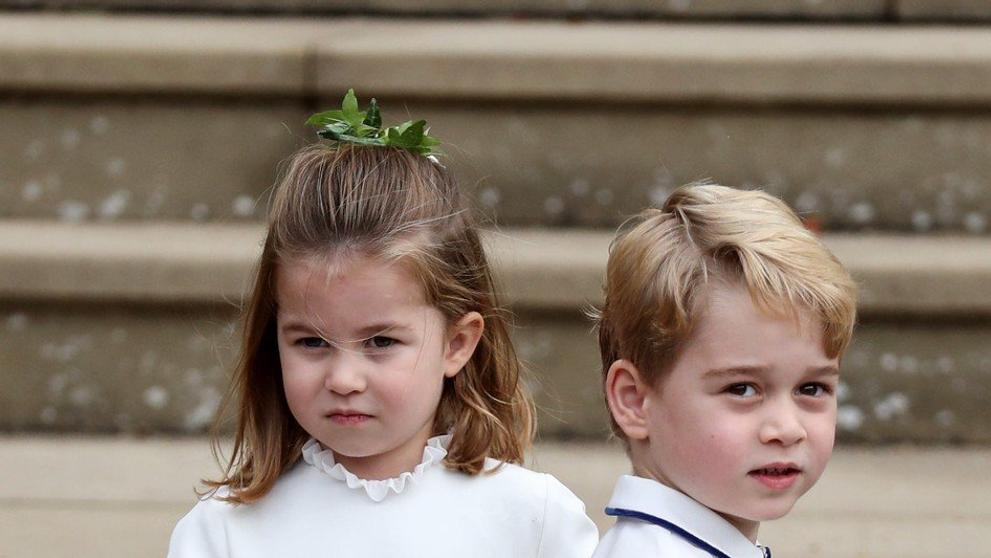 Princ George tropí vylomeniny během královské svatby