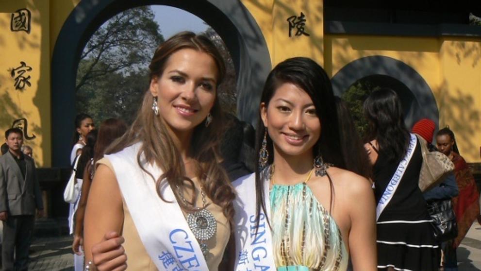 Kateřina Pospíšilová v Číně na Miss International.