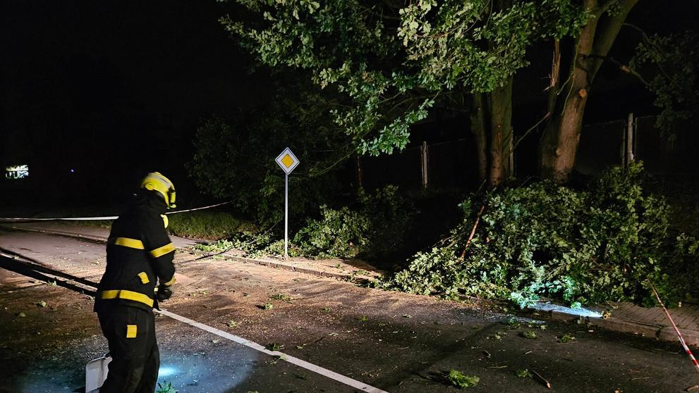 Následky bouře ve městě Hlučín (4)