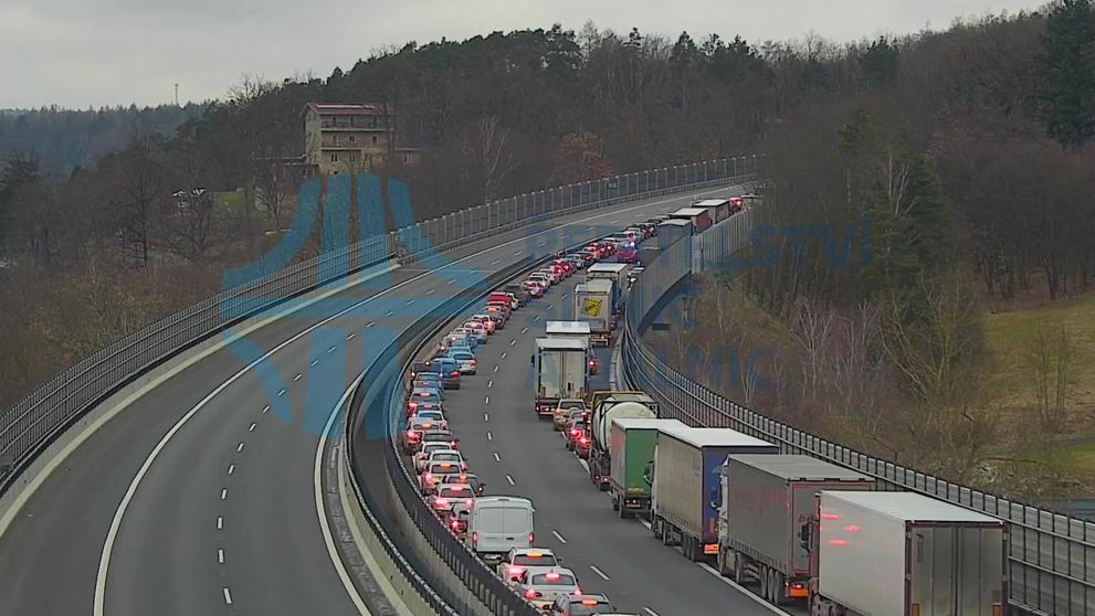 Úsek dálnice je uzavřen (2)