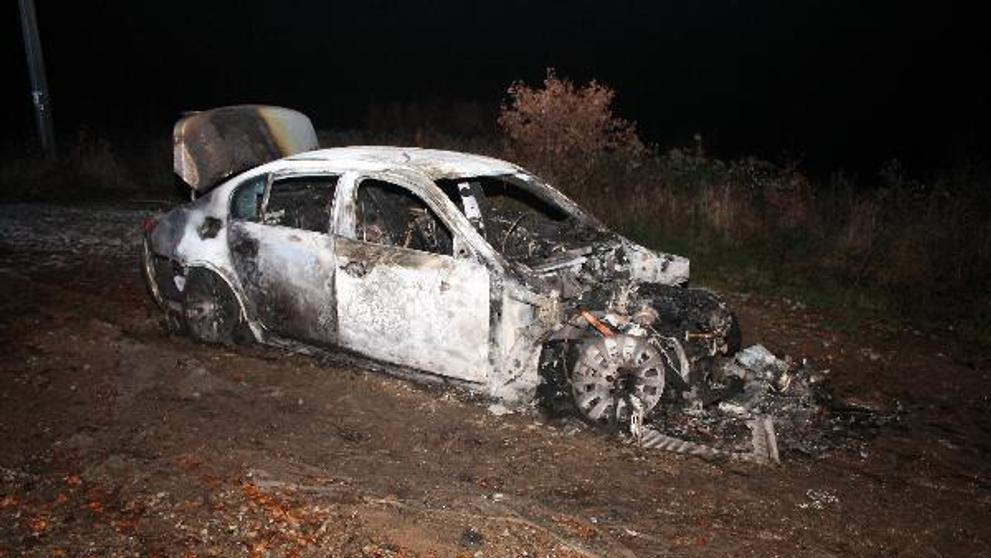 Hořící auto po smrtelné nehodě v Brně - 4