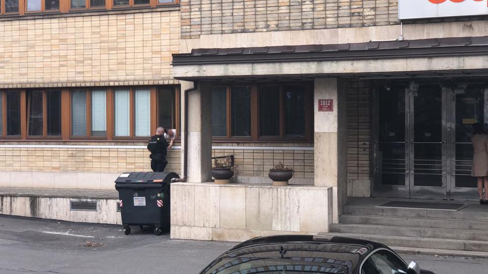 Nahlášení bomby na VŠE v Praze - 3