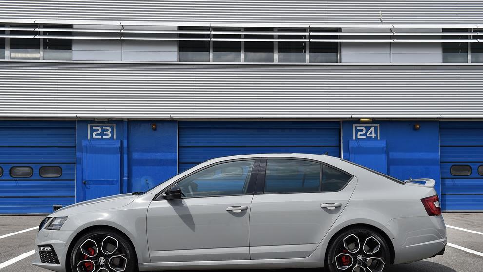 Škoda Octavia RS 245 - 2