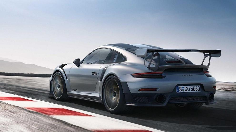Porsche 911 GT2 RS - 11