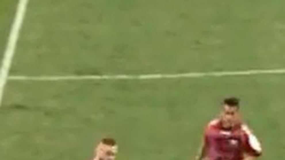 Ákos Szarka a faul na Tomáše Kóňu - 1