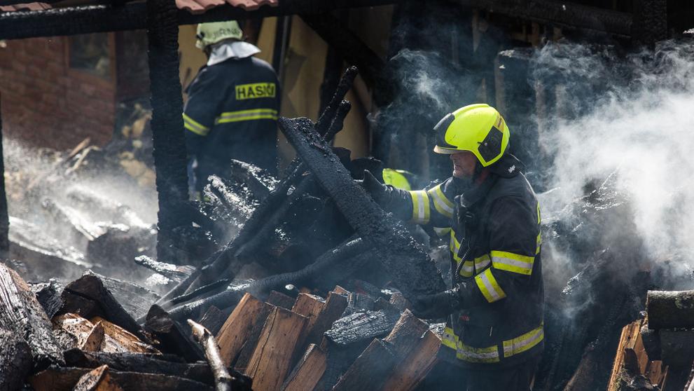 Požár rodinného domu v Kounově na Rychnovsku - 17