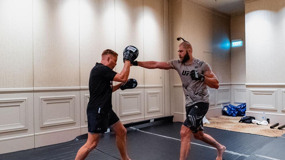 Jiří Procházka před UFC 275 lapuje s Martinem Karaivanovem