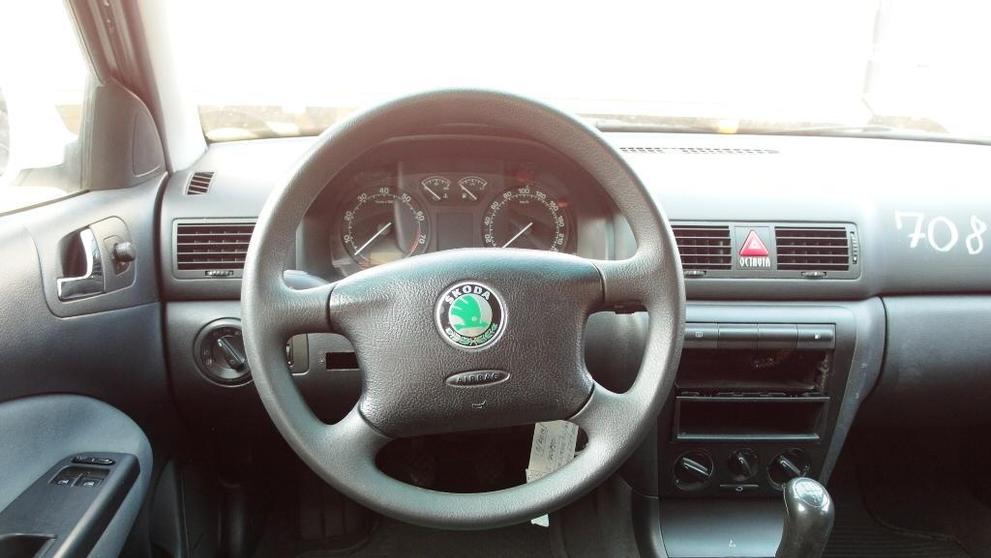 Škoda Octavia 2,0/85 kW Ambiente - 4