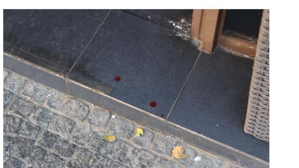 Muž potřísnil lidi krví a tvrdil, že má AIDS - 1