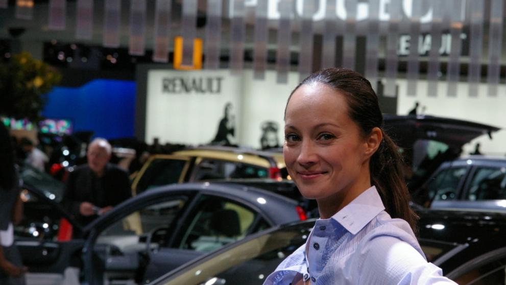 Modelka, paříž, autosalon
