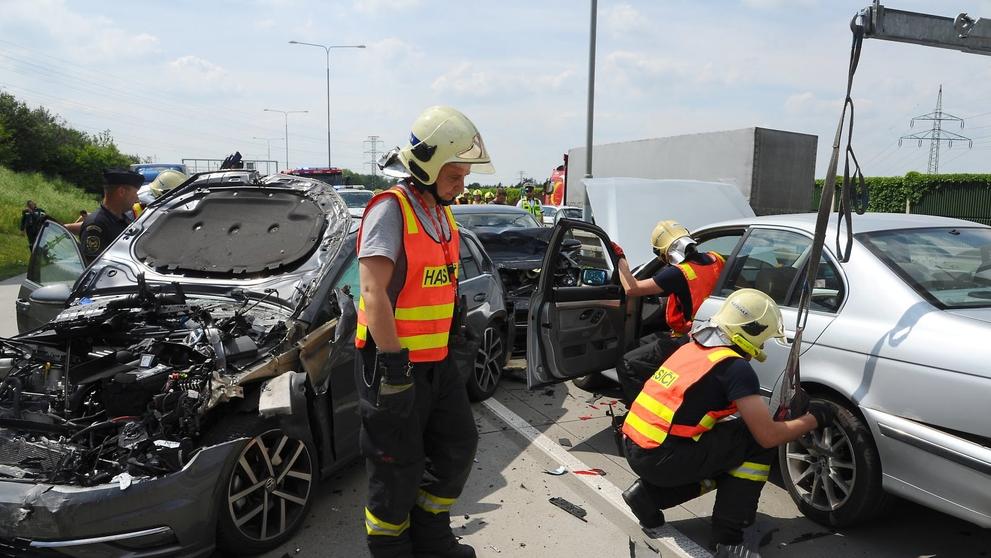 Hromadná nehoda na Pražském okruhu - 22