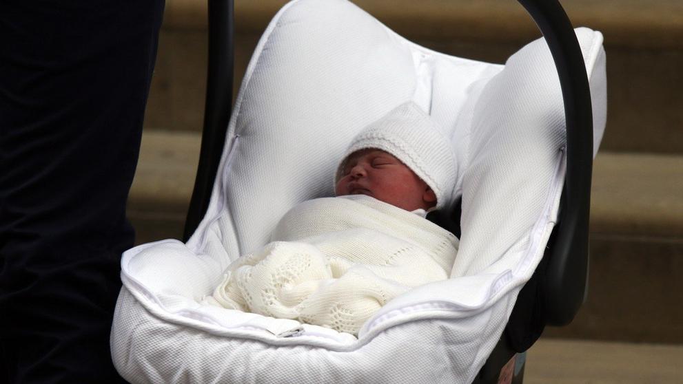 Kate a William se radují z třetího potomka - 5