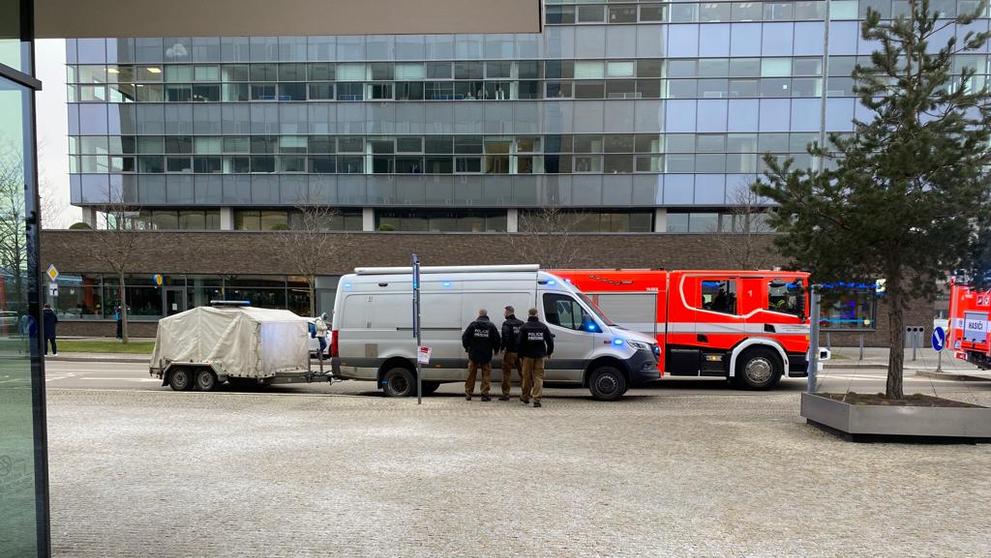 Zásah policie v Holandské ulici